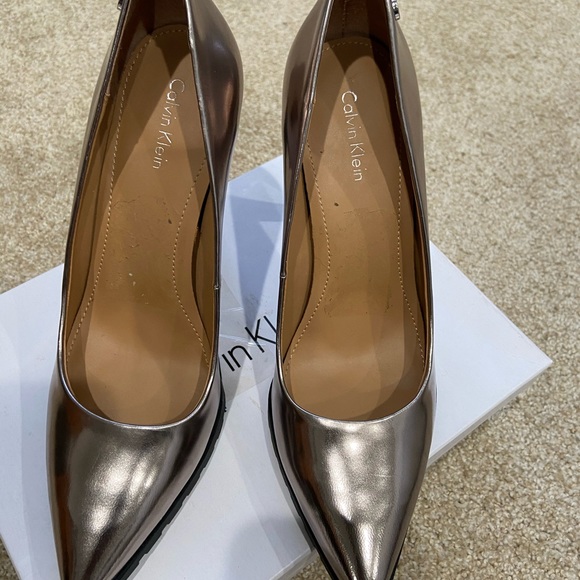 Pumps - Picture 4 of 6